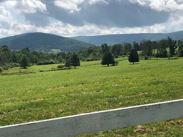 189 Willow Pond Ln, Mehoopany, PA 18629