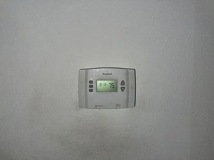 2 bed, 1.5 bath, 1200 sqft, $2,050 — Photo 2