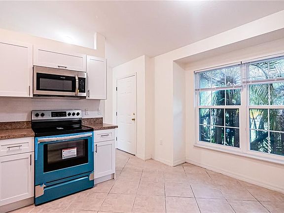 3rd image of 16040 Worthington Blvd