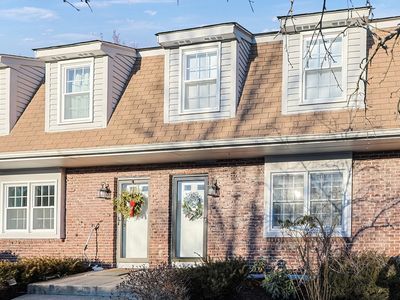 98 Mechanic St APT D, Foxboro, MA, 02035