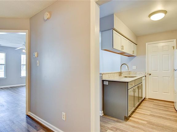 4th image of 717 Inlet Quay APT G