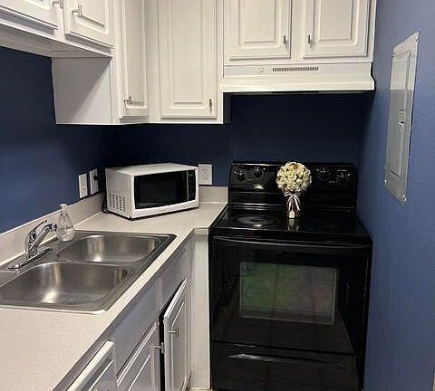 5th image of 13703 RICHMOND PARK Drive N #3307