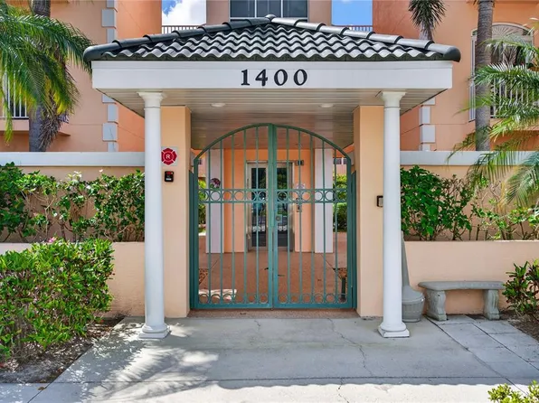 1421 Gondola Park Dr, Venice, FL 34292