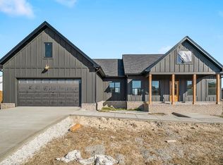4040 Winter Haven Dr, Cookeville, TN 38506