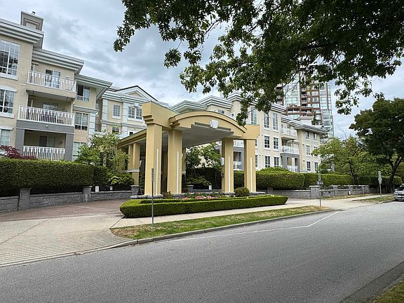 2nd image of 5835 E Hampton Pl #308