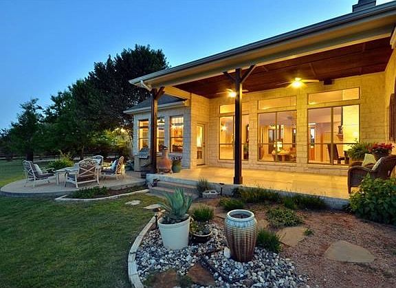 another view of back patio and porch