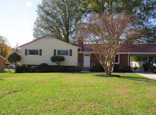 803 Branchwood Dr, Kernersville, NC 27284