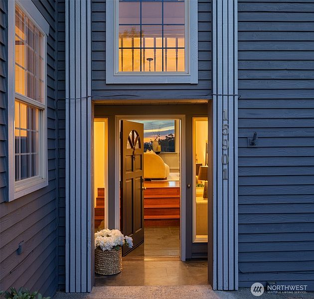 3rd image of 15901 23rd Avenue SW