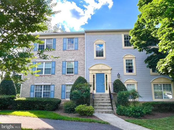 7755 Inversham Dr APT 230, Falls Church, VA 22042