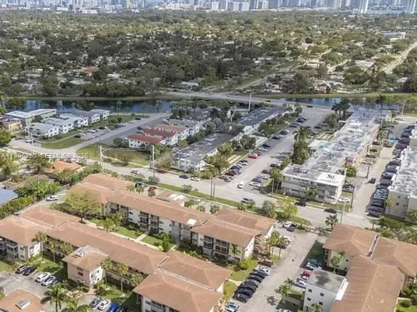 17050 NE 14th Ave APT 315, North Miami Beach, FL 33162