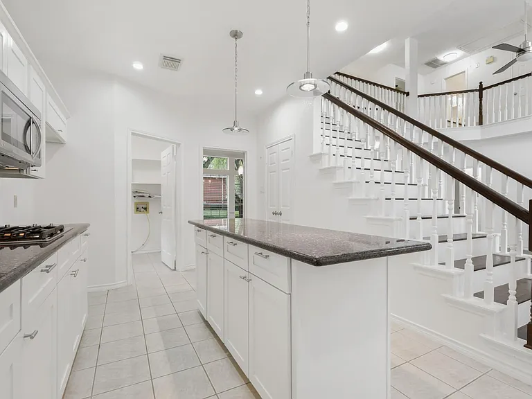 210 Wilkins Xing — Photo 16
