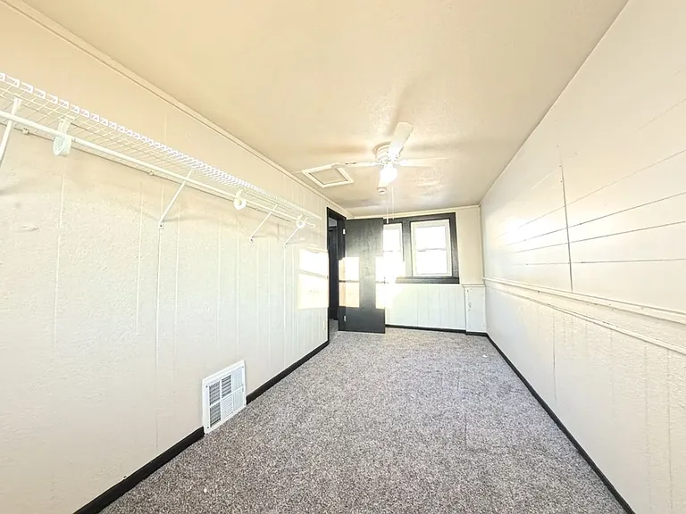 2716 Maple St — Photo 8
