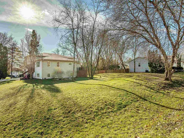 3575 Beegs Rd, Mc Farland, WI 53558
