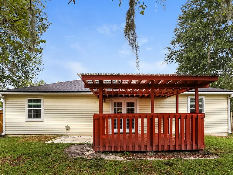 1608 Twin Oak Dr W — Photo 16