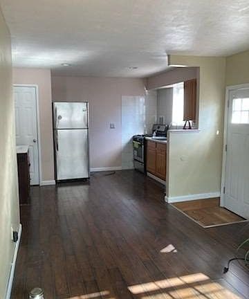 5th image of 409 Beach 47th St