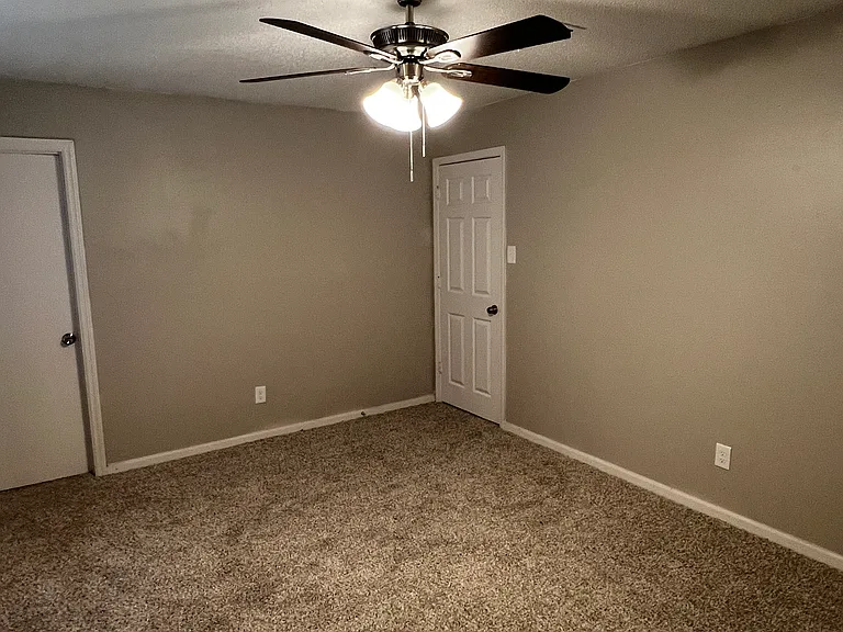 8803 Patricia Lynn Ln — Photo 18