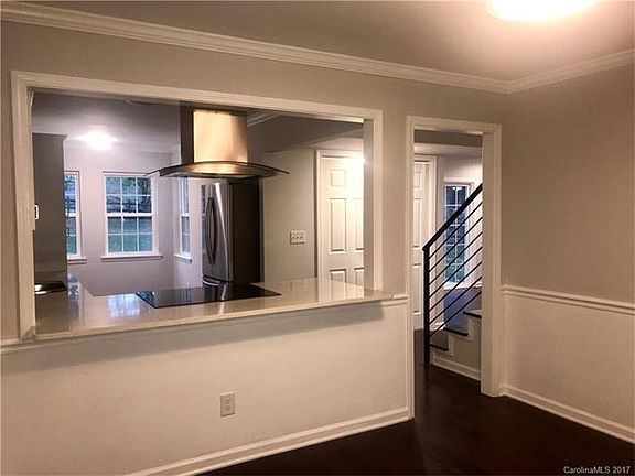 5th image of 10504 Camelback Cres