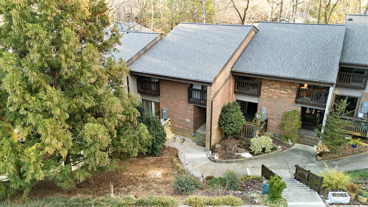 Building Photo - 4231 American Dr #C