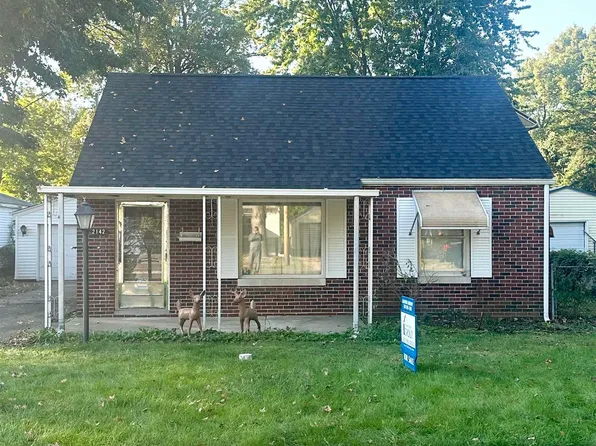 2142 E Converse Ave, Grandview, IL 62702