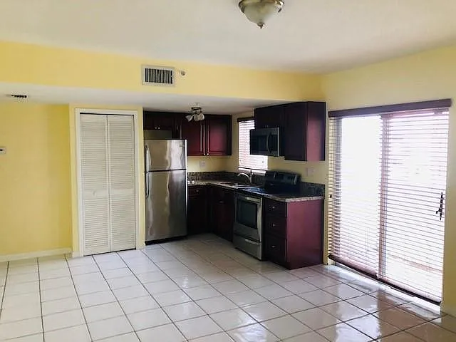 3052 SW 27th Ave #404 — Photo 3