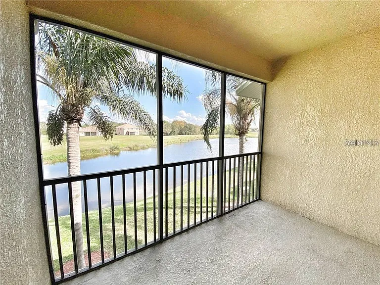 915 Fairwaycove Ln #208 — Photo 24
