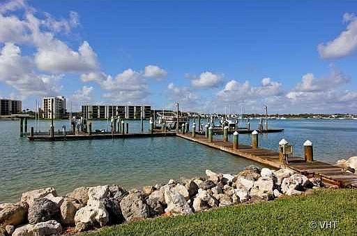 Intracoastal Dockage