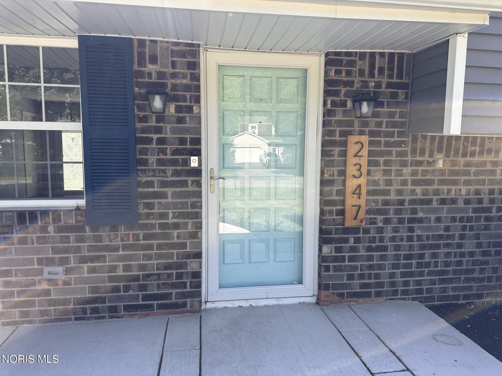 2347 Brownlee Dr, Toledo, OH - View 4
