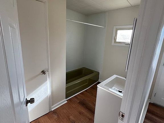 3rd image of 57 Saint George St #1