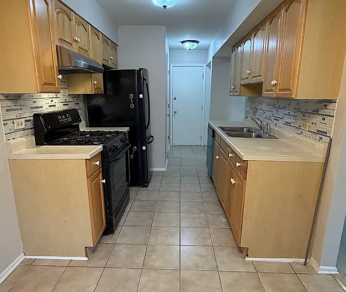 1005 Cleveland Ct #33 — Photo 7