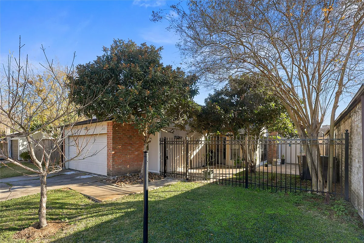 Building Photo - 4123 Yupon Ridge Dr