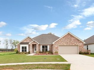 10270 Grady Ln, Mobile, AL 36695