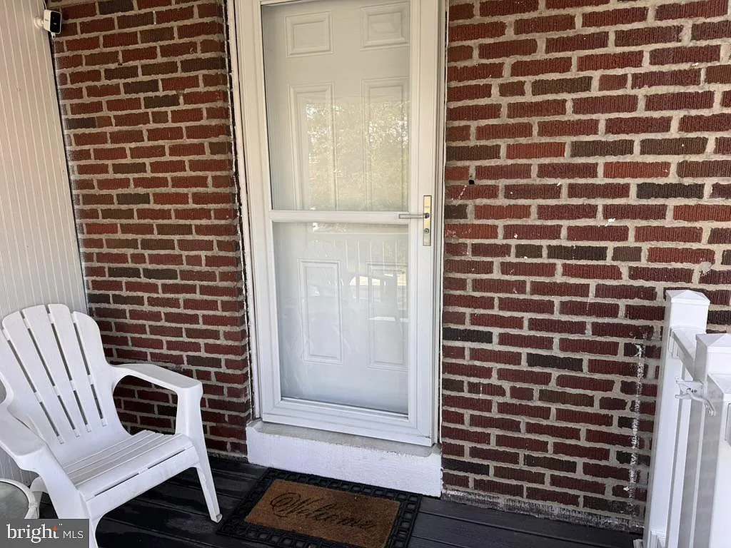 3 bed, 1.5 bath, 1400 sqft, $2,150 — Photo 4