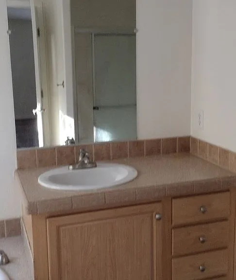455 Kern Ave — Photo 12