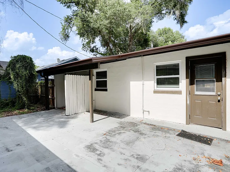 1316 S Bumby Ave — Photo 13