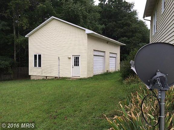 3rd image of 46525 Rosewood Dr