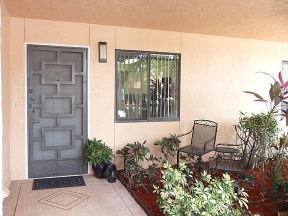 Home For Sale In Huntington Pointe