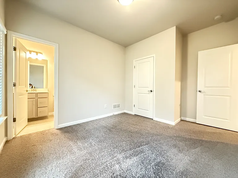 3756 Davis Cir — Photo 6