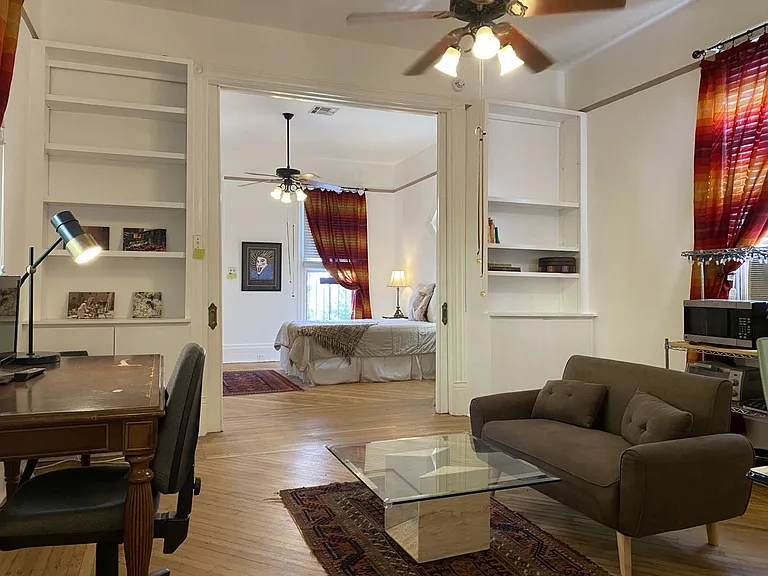 922 Adams St — Photo 2