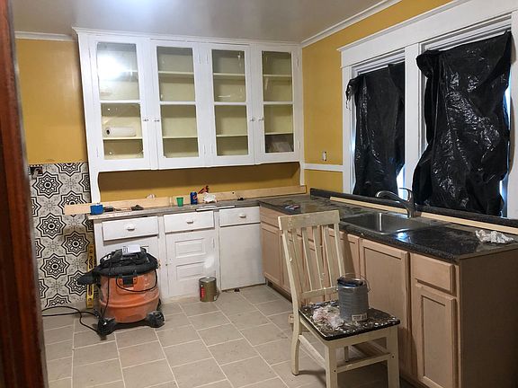 3rd image of 57 Townsend St #1