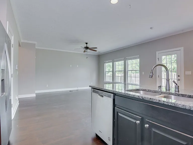 473 Brantley Cove Cir — Photo 16