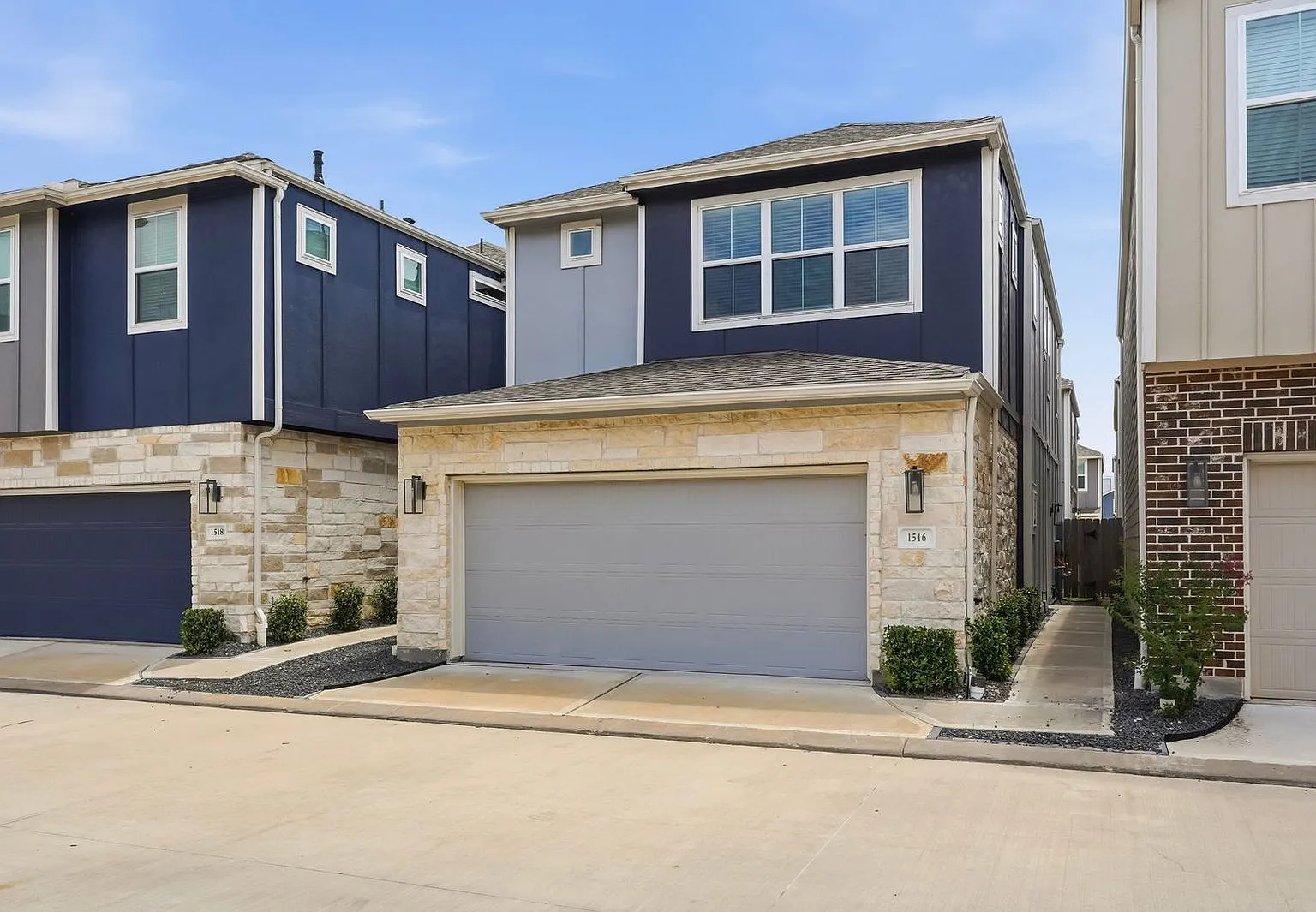 2 bed, 2.5 bath, 1579 sqft, $2,295 — Photo 1