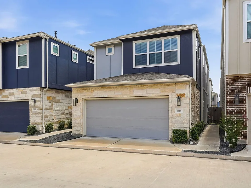 1516 Lakeline Oak Dr