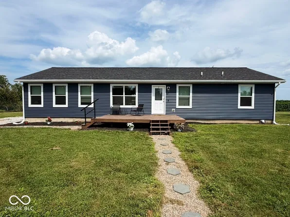 703 S Kerkhoff Ave, Otterbein, IN 47970