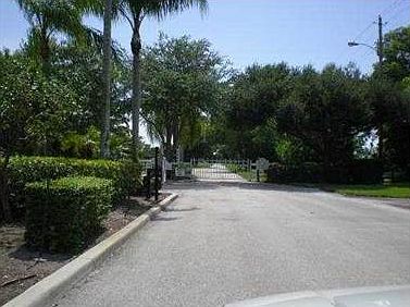 2nd image of 10545 La Reina Rd