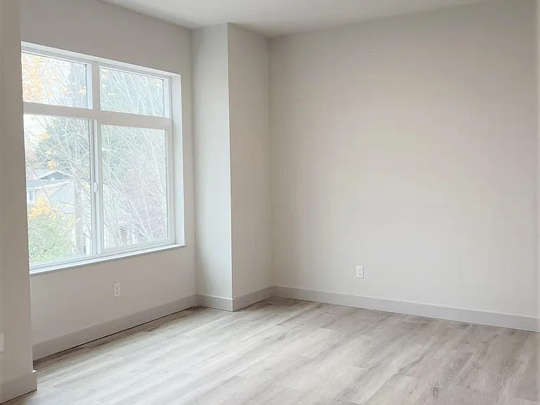 1027 S Cloverdale St #A — Photo 8