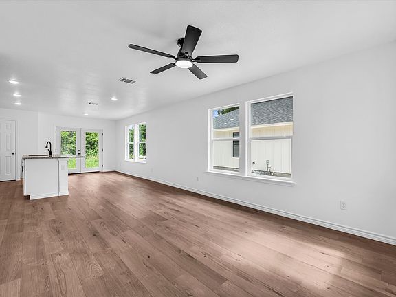 3rd image of 112 Avenue A