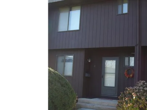 4 Magnolia Hill Ct, Cromwell, CT 06416