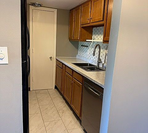 5th image of 6910 Carriage Hill Dr APT 204