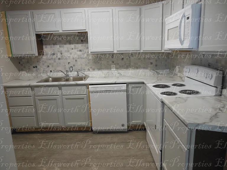 801 W Centennial Ave — Photo 5