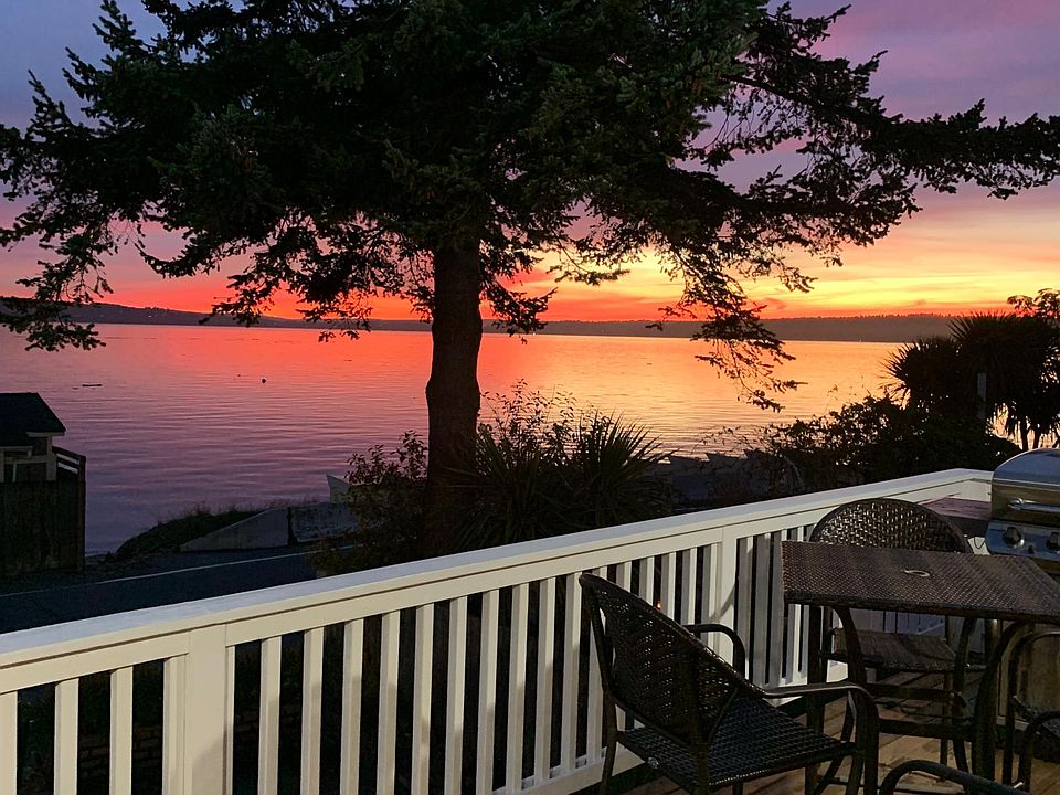 Gorgeous sunset from deck